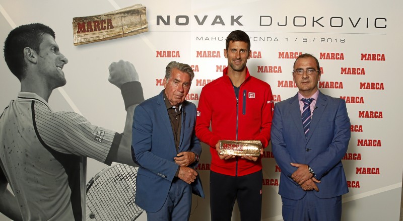Novak Djokovic recibe el Marca Leyenda